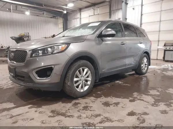 5XYPGDA32GG146740 2016 KIA SORENTO - Image 2