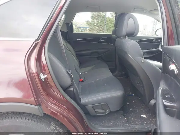 5XYPGDA32GG148813 2016 KIA SORENTO - Image 8