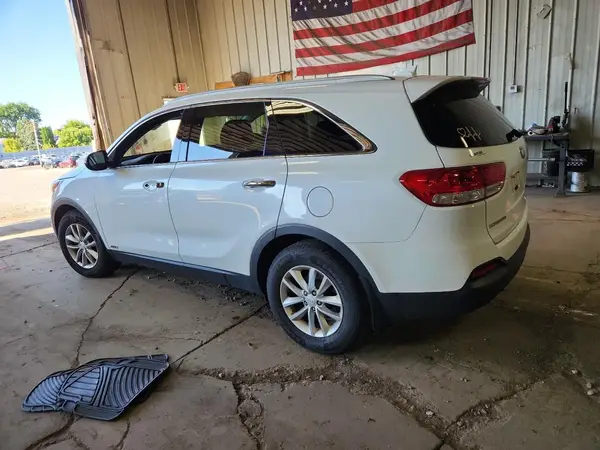 5XYPGDA32GG154112 2016 KIA SORENTO - Image 2