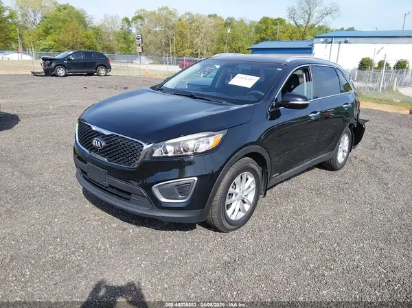 5XYPGDA32GG154997 2016 KIA SORENTO - Image 2