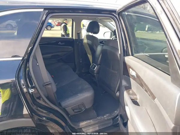 5XYPGDA32GG156281 2016 KIA SORENTO - Image 8