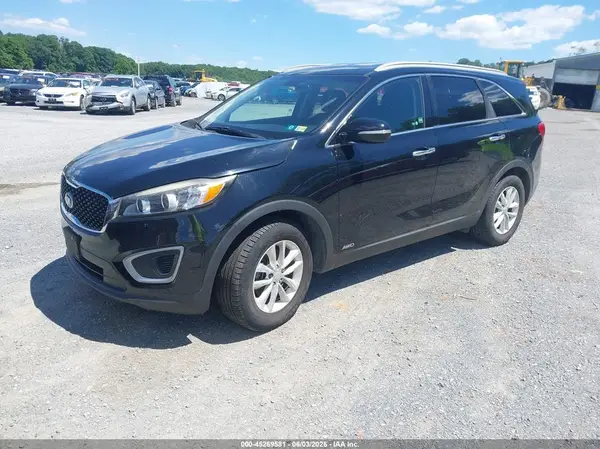 5XYPGDA32GG158256 2016 KIA SORENTO - Image 2
