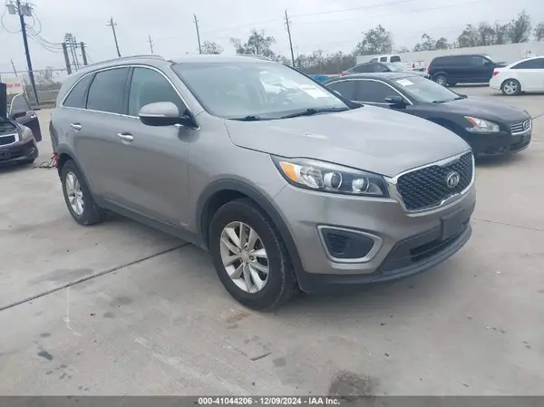 5XYPGDA32GG161805 2016 KIA SORENTO - Image 1