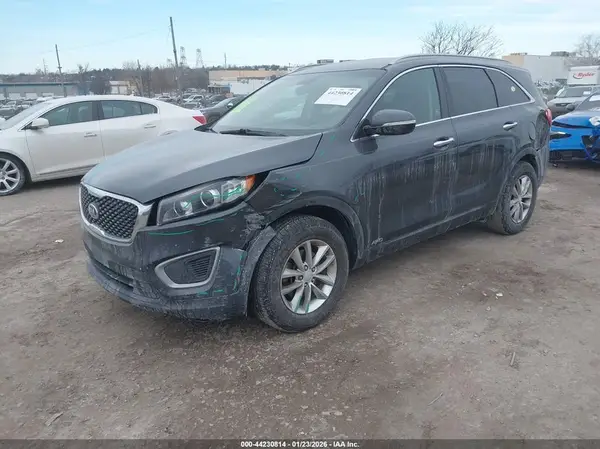 5XYPGDA32GG163764 2016 KIA SORENTO - Image 2