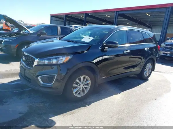 5XYPGDA32GG165224 2016 KIA SORENTO - Image 2