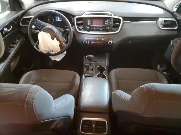 5XYPGDA32GG170178 2016 KIA SORENTO - Image 8