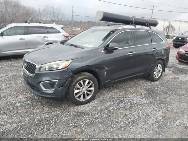 5XYPGDA32GG170679 2016 KIA SORENTO - Image 2