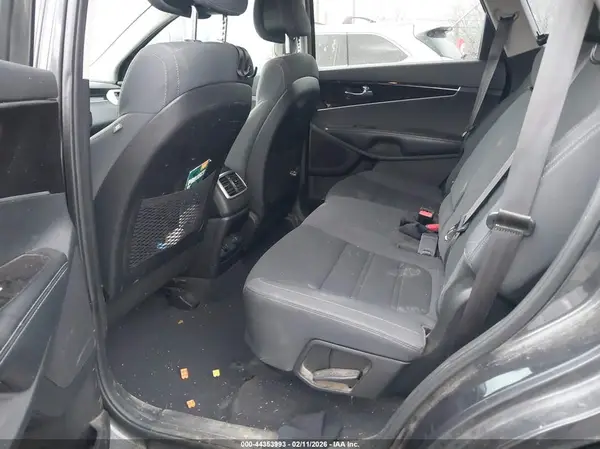 5XYPGDA32GG170679 2016 KIA SORENTO - Image 8