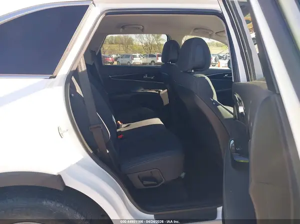 5XYPGDA32GG173856 2016 KIA SORENTO - Image 8