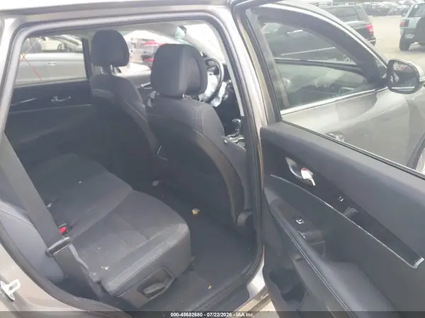 5XYPGDA32GG175431 2016 KIA SORENTO - Image 8