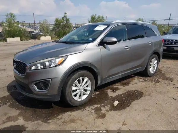 5XYPGDA32HG189430 2017 KIA SORENTO - Image 2