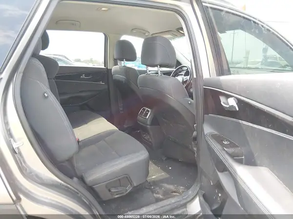 5XYPGDA32HG189430 2017 KIA SORENTO - Image 8