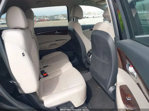 5XYPGDA32HG203519 2017 KIA SORENTO - Image 8