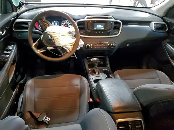5XYPGDA32HG204704 2017 KIA SORENTO - Image 8