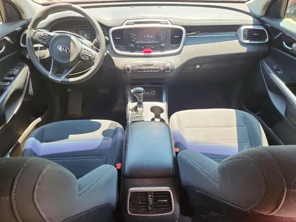 5XYPGDA32HG214729 2017 KIA SORENTO - Image 8