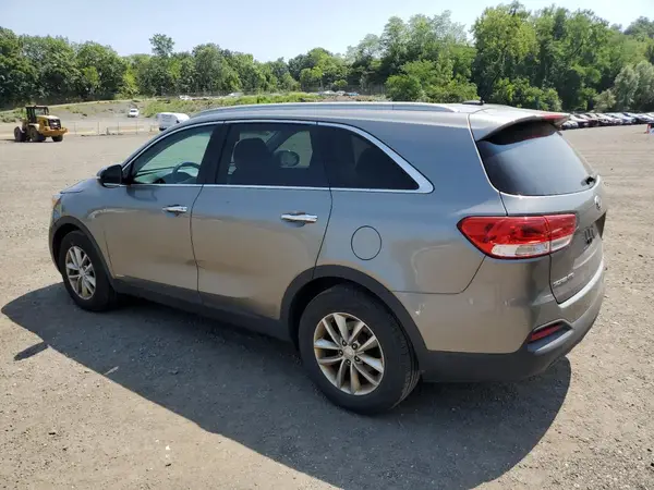 5XYPGDA32HG216867 2017 KIA SORENTO - Image 2