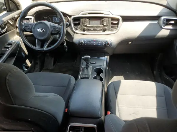 5XYPGDA32HG216867 2017 KIA SORENTO - Image 8