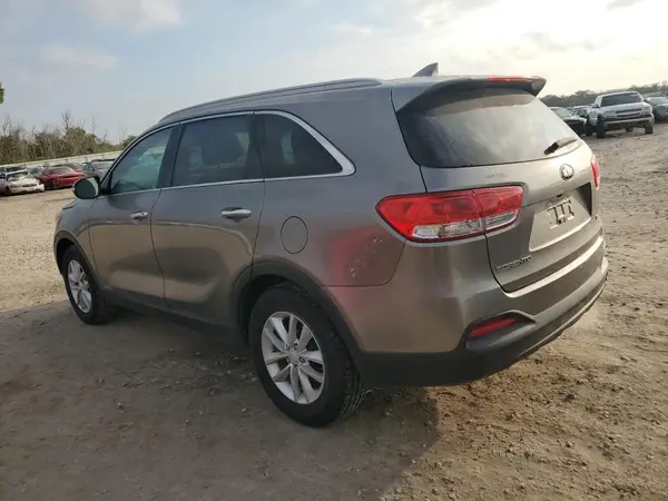 5XYPGDA32HG218196 2017 KIA SORENTO - Image 2