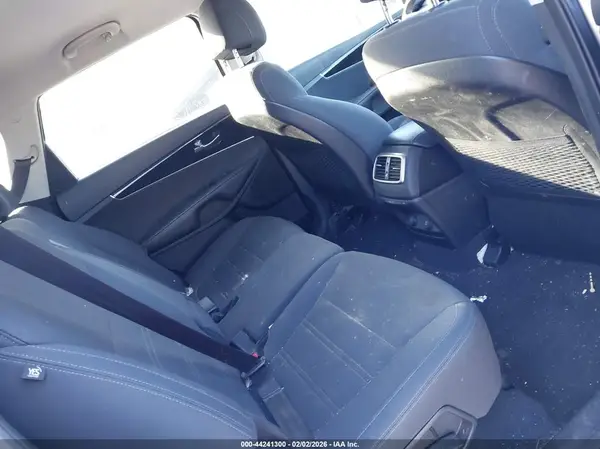 5XYPGDA32HG247522 2017 KIA SORENTO - Image 8