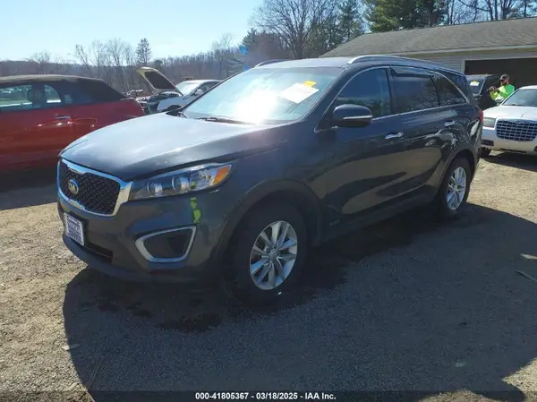 5XYPGDA32HG258178 2017 KIA SORENTO - Image 2