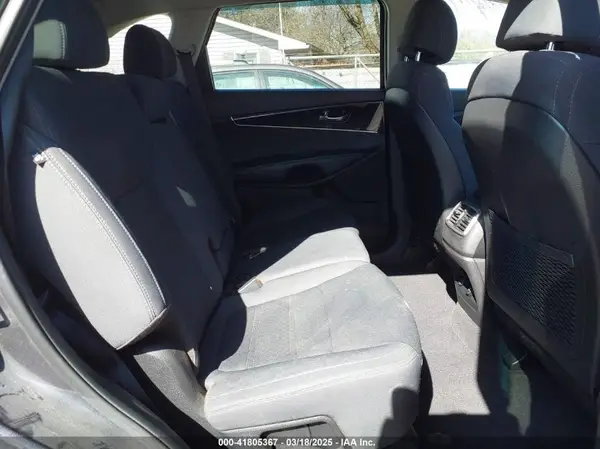 5XYPGDA32HG258178 2017 KIA SORENTO - Image 8