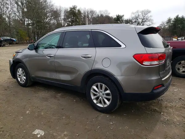 5XYPGDA32HG272288 2017 KIA SORENTO - Image 2