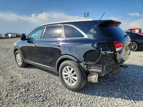 5XYPGDA32HG277829 2017 KIA SORENTO - Image 2