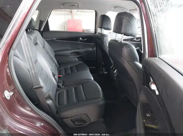 5XYPGDA32HG301482 2017 KIA SORENTO - Image 8