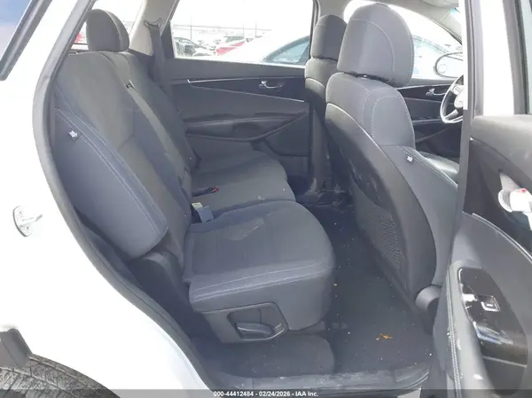 5XYPGDA32HG325104 2017 KIA SORENTO - Image 8