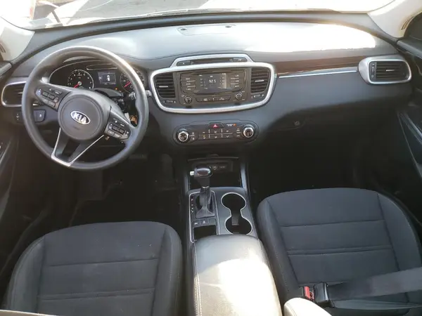 5XYPGDA32HG328164 2017 KIA SORENTO - Image 8