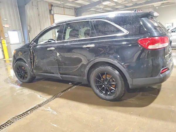 5XYPGDA32HG329721 2017 KIA SORENTO - Image 2