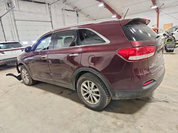 5XYPGDA32HG331694 2017 KIA SORENTO - Image 2