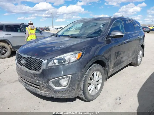 5XYPGDA32JG341261 2018 KIA SORENTO - Image 2