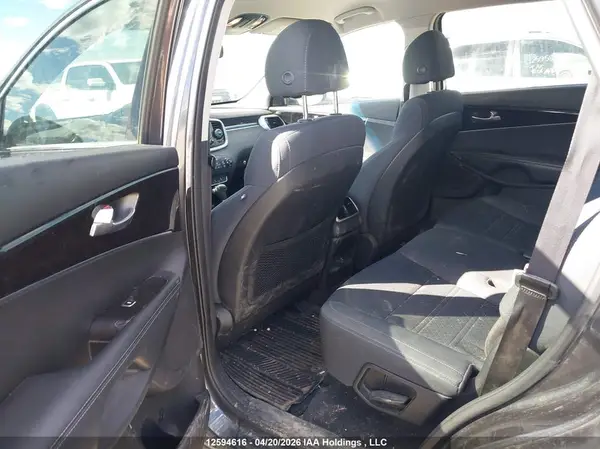 5XYPGDA32JG341261 2018 KIA SORENTO - Image 8