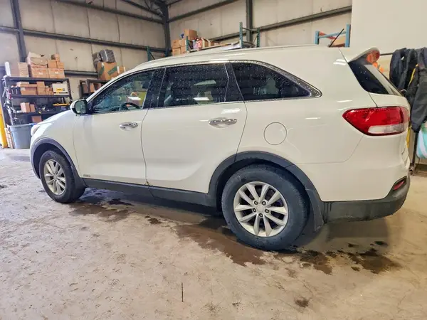 5XYPGDA32JG343494 2018 KIA SORENTO - Image 2