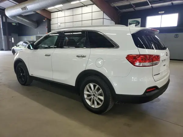 5XYPGDA32JG344208 2018 KIA SORENTO - Image 2