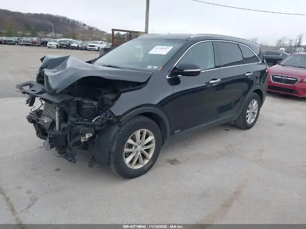 5XYPGDA32JG346802 2018 KIA SORENTO - Image 2