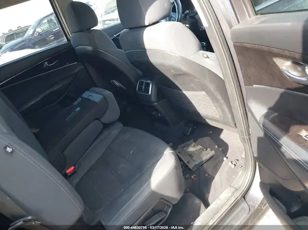 5XYPGDA32JG348078 2018 KIA SORENTO - Image 8