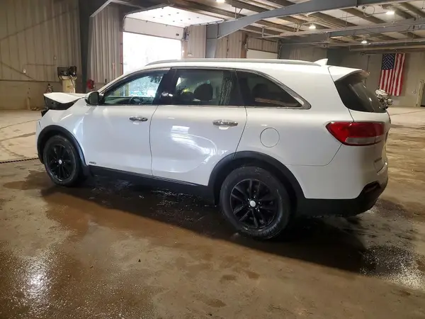 5XYPGDA32JG349621 2018 KIA SORENTO - Image 2
