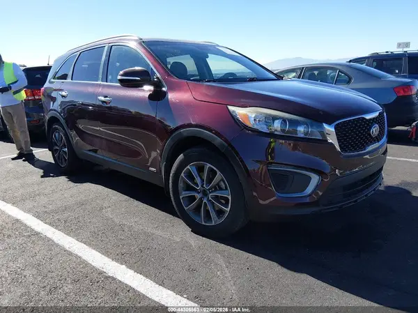 5XYPGDA32JG349814 2018 KIA SORENTO - Image 1