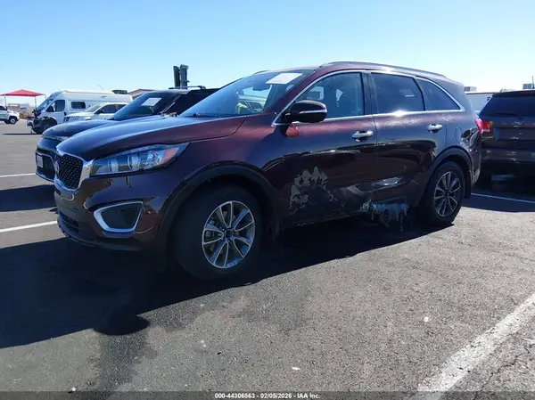 5XYPGDA32JG349814 2018 KIA SORENTO - Image 2