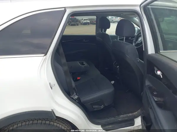 5XYPGDA32JG350204 2018 KIA SORENTO - Image 8