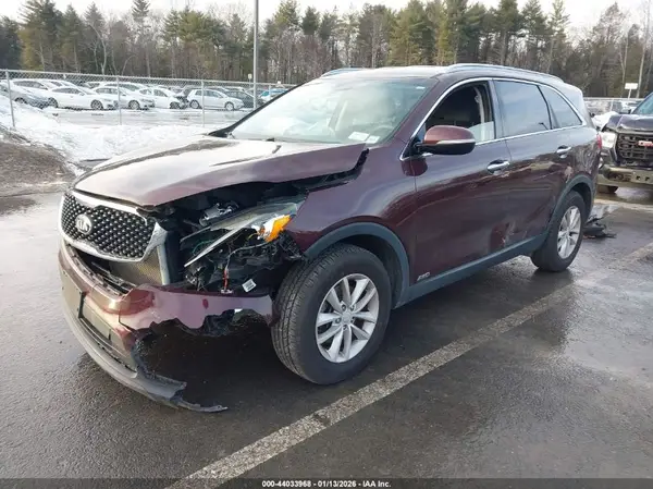 5XYPGDA32JG351269 2018 KIA SORENTO - Image 2