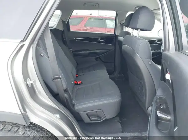 5XYPGDA32JG352891 2018 KIA SORENTO - Image 8