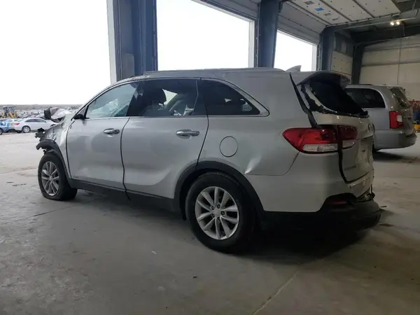 5XYPGDA32JG358917 2018 KIA SORENTO - Image 2