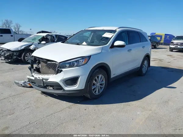 5XYPGDA32JG359081 2018 KIA SORENTO - Image 2