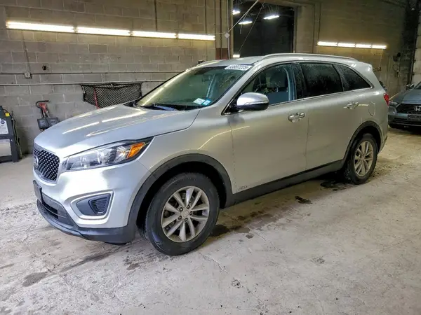5XYPGDA32JG364233 2018 KIA SORENTO - Image 1