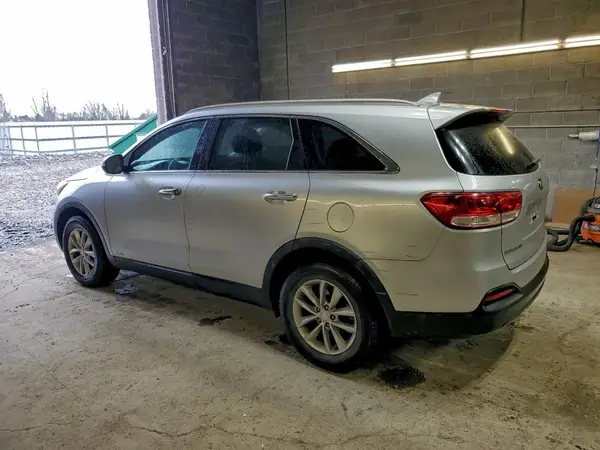 5XYPGDA32JG364233 2018 KIA SORENTO - Image 2