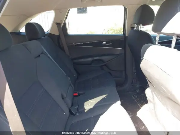 5XYPGDA32JG397698 2018 KIA SORENTO - Image 8