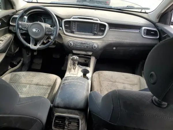 5XYPGDA32JG400597 2018 KIA SORENTO - Image 8